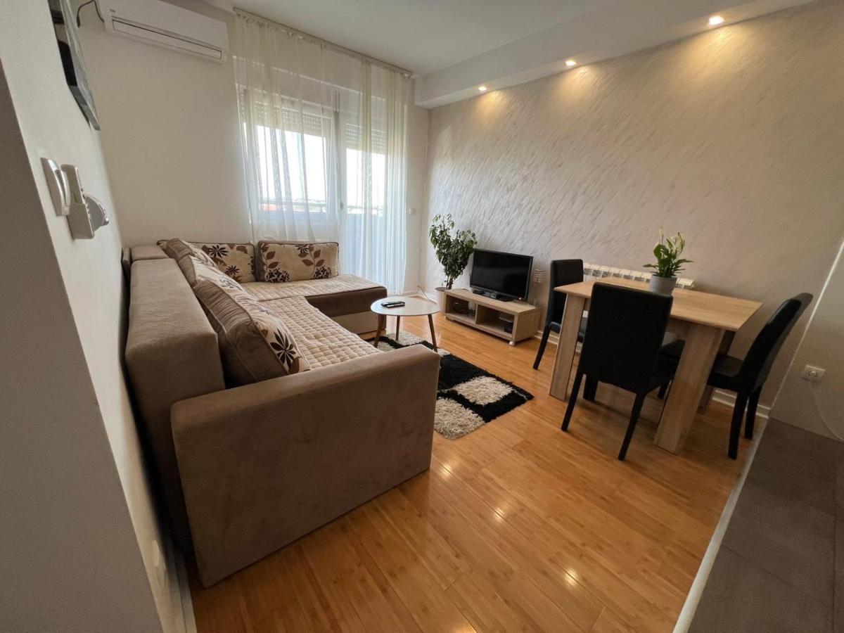 Delete 4 Apartman Belgrád Kültér fotó