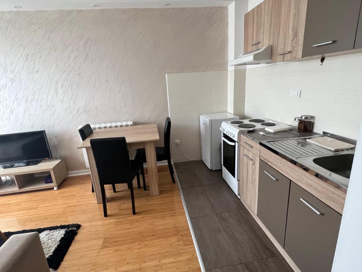 Delete 4 Apartman Belgrád Kültér fotó